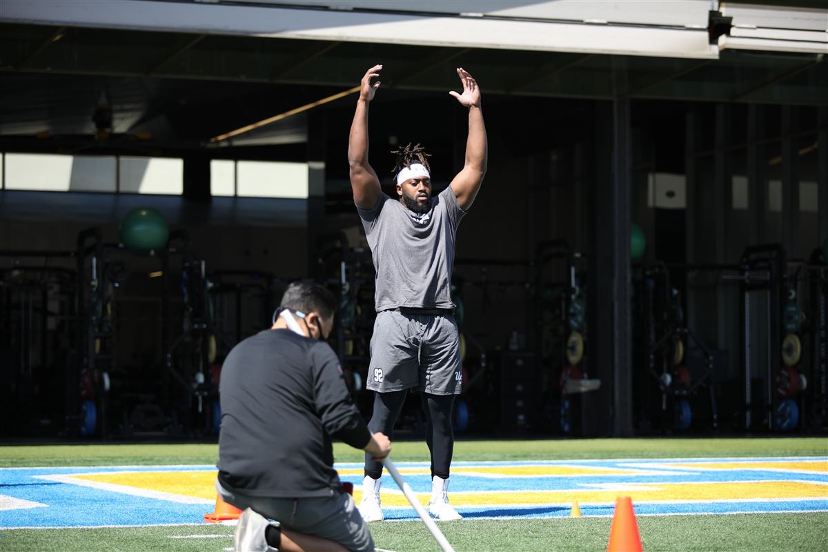 Osa Odighizuwa, defensive end from David Douglas High - NARA