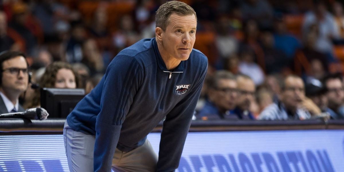 FAU men's basketball coach Dusty May signs contract extension