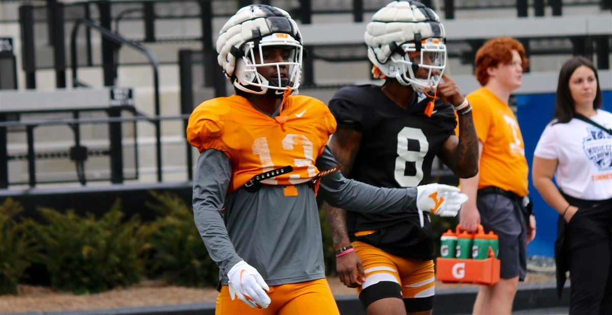 Defensive back Alontae Taylor skipping Tennessee bowl game to prep