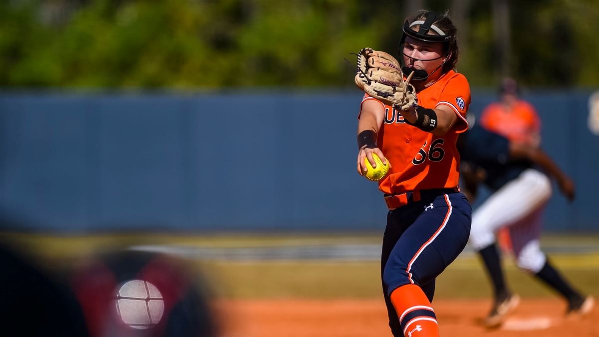 Auburn softball team suffers disappointing loss in nine innings