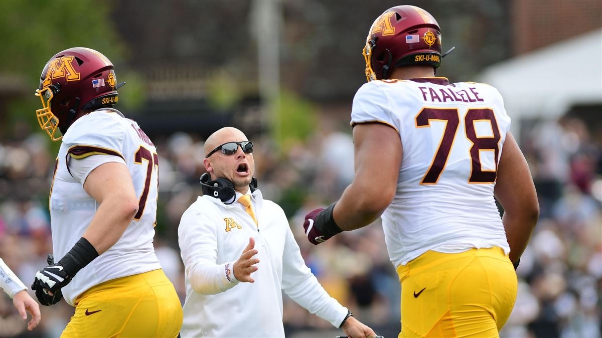 College Football: Daniel Faalele, Minnesota Gophers