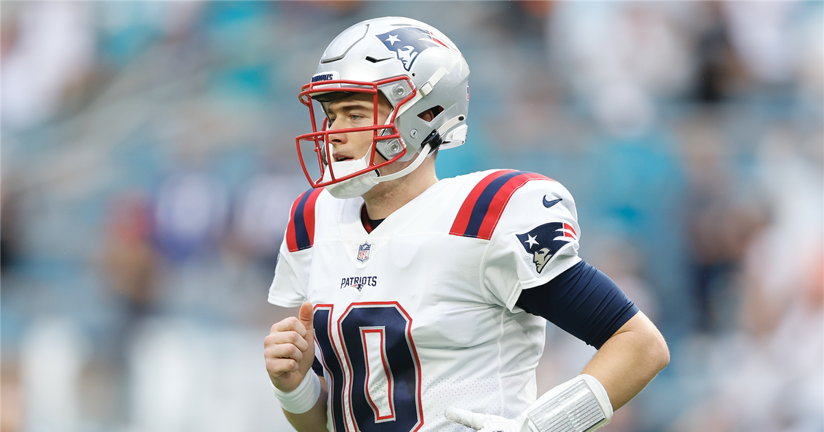 Patriots QB Mac Jones shows off new physique after offseason program