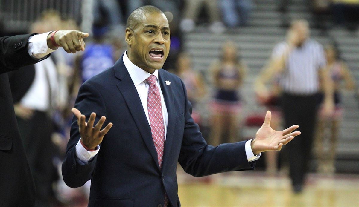 Report: UTEP basketball coach Rodney Terry in critical condition